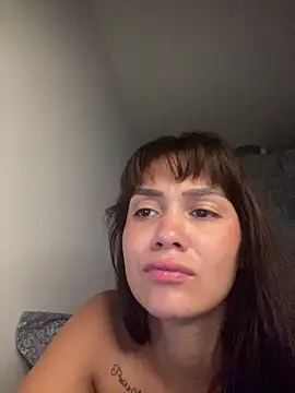 carolsapequinha online show from April 2026 11:24:02 AM