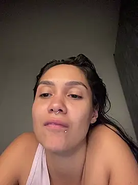 carolsapequinha online show from June 2026 10:15:02 PM