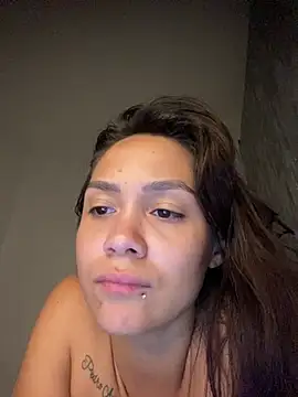 carolsapequinha online show from July 2026 03:41:01 AM