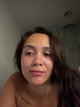 carolsapequinha online show from March 2026 11:40:01 PM