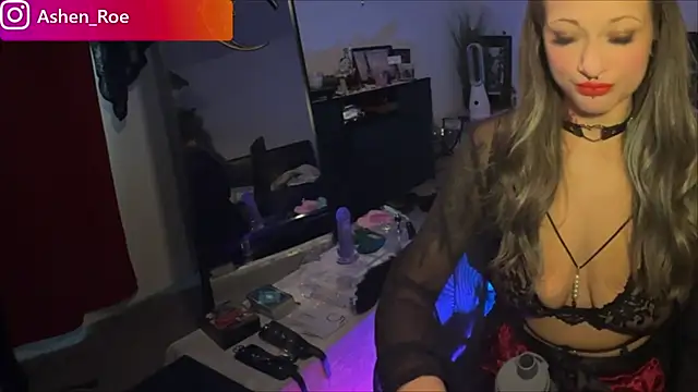 AshenRoe online show from March 2026 10:22:01 PM