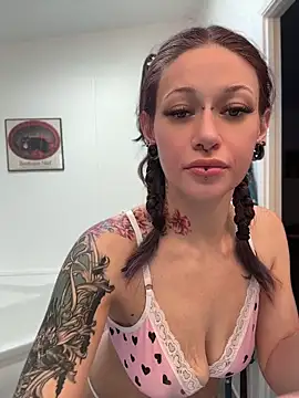 AshenRoe online show from June 2026 07:03:02 PM