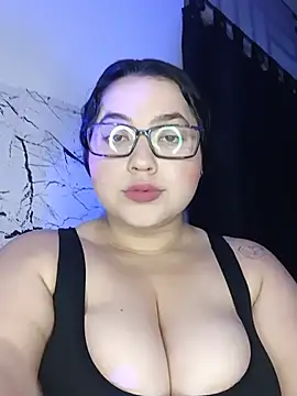 Snapshot of Sweety_chloe chatting on June 2026 11:10:02 PM Sweety chloe online show from June 2026 11:10:02 PM