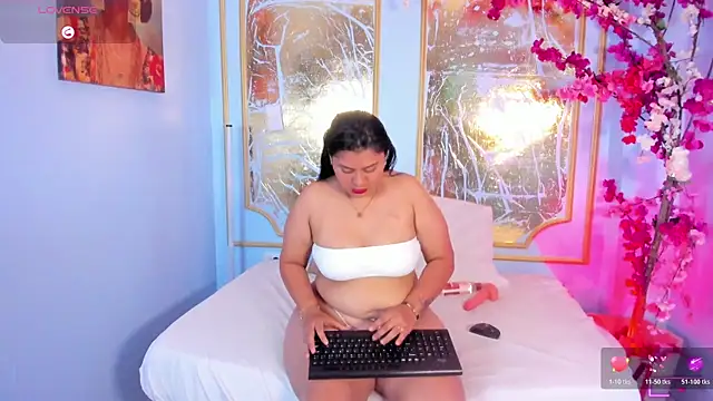 luna blaze cr online show from November 2025 07:58:01 PM