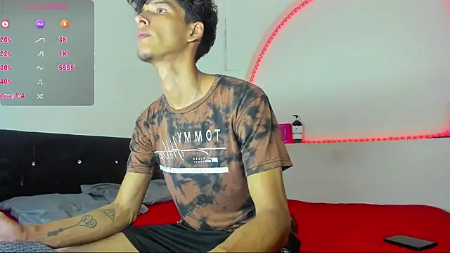 kaiborman00 online show from April 2026 03:02:02 AM