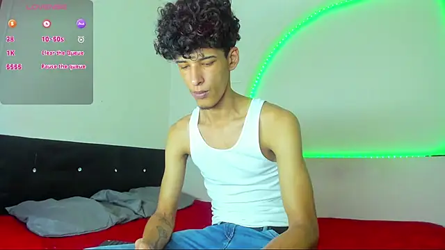 kaiborman00 online show from April 2026 02:57:02 AM