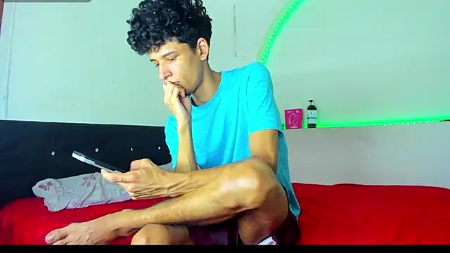 kaiborman00 online show from February 2026 03:15:02 AM