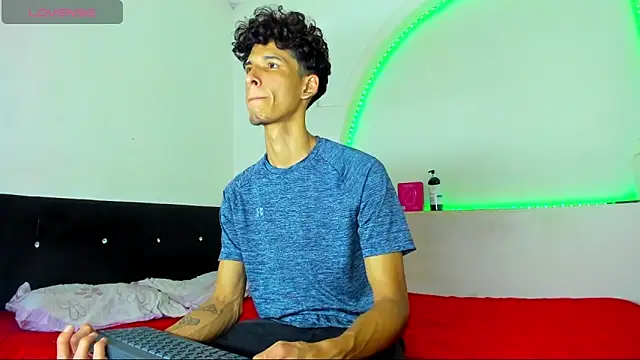 kaiborman00 online show from March 2026 04:02:01 AM