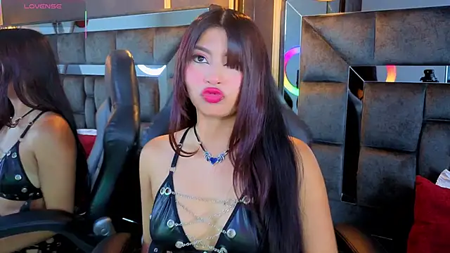 IssaJones  online show from February 2026 08:52:02 PM