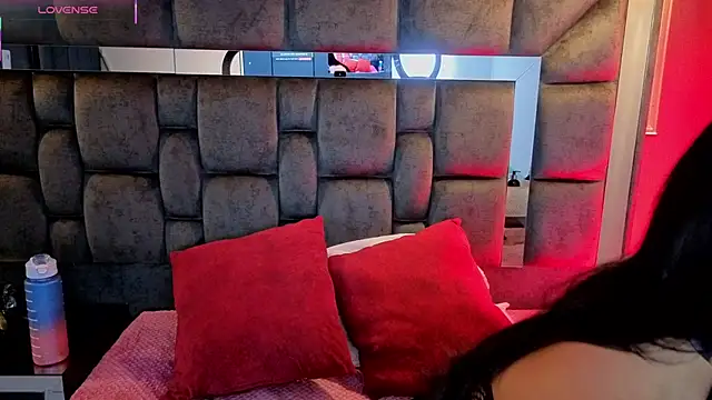 IssaJones  online show from March 2026 09:20:02 PM