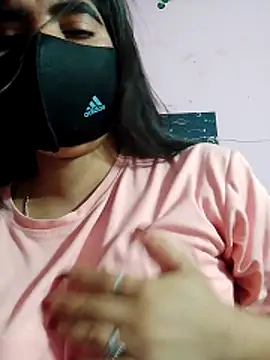 Snapshot of isha_sharma2002 chatting on May 2026 04:06:02 PM isha sharma2002 online show from May 2026 04:06:02 PM