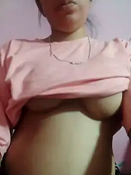 Snapshot of isha_sharma2002 chatting on May 2026 04:37:01 PM isha sharma2002 online show from May 2026 04:37:01 PM