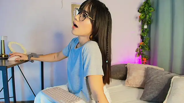 lizzy kane online show from November 2025 08:09:02 PM