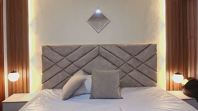 Laracooper  online show from March 2026 08:01:02 PM