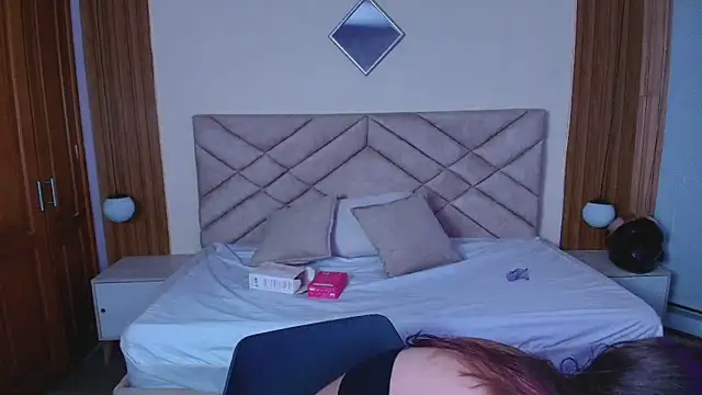 Laracooper  online show from March 2026 07:27:01 PM