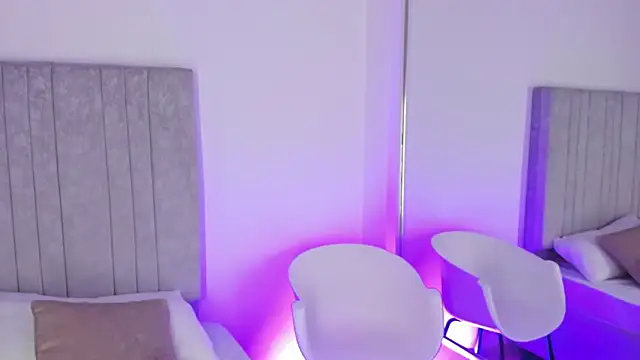 Martina 077 online show from December 2025 05:05:01 PM