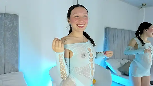 Martina 077 online show from January 2026 08:01:01 PM