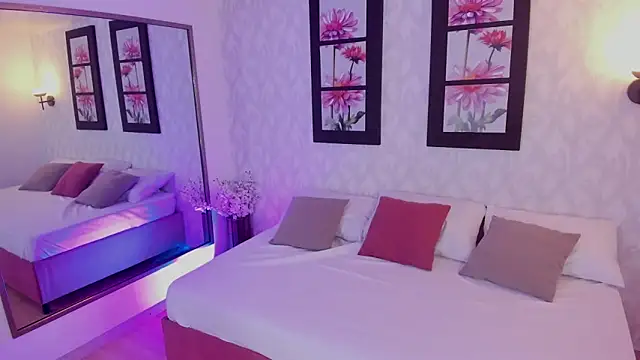 Martina 077 online show from December 2025 12:15:02 PM