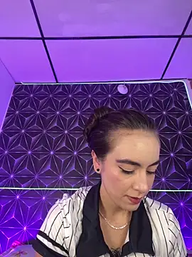 MelanyyJhonson15 online show from June 2026 09:10:01 PM