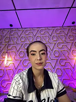 MelanyyJhonson15 online show from July 2026 10:25:02 PM