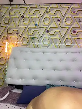 MelanyyJhonson15 online show from May 2026 02:49:02 AM