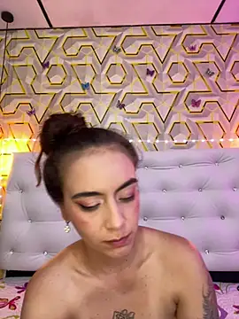 MelanyyJhonson15 online show from April 2026 02:40:02 AM