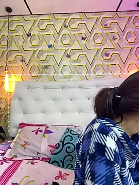 MelanyyJhonson15 online show from May 2026 02:41:02 AM