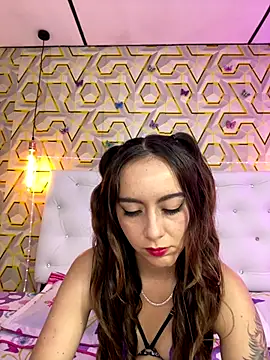 MelanyyJhonson15 online show from November 2025 12:00:01 AM