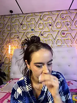 MelanyyJhonson15 online show from May 2026 03:25:01 AM