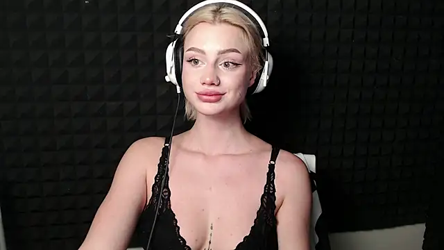 RealLinaaa online show from November 2025 09:07:01 PM