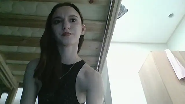 Snapshot of AlineZex chatting on November 2025 09:18:02 PM AlineZex online show from November 2025 09:18:02 PM