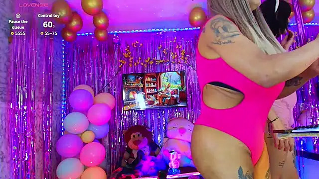 TAYLOR S7 online show from April 2026 02:02:02 AM