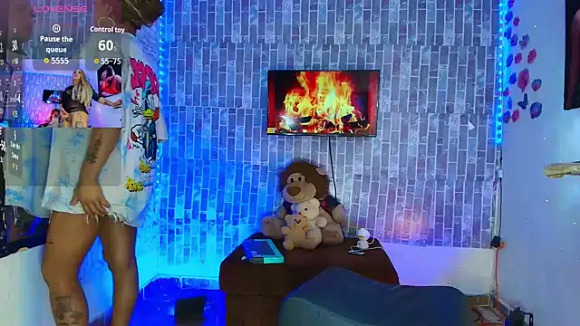 TAYLOR S7 online show from February 2026 12:43:01 AM