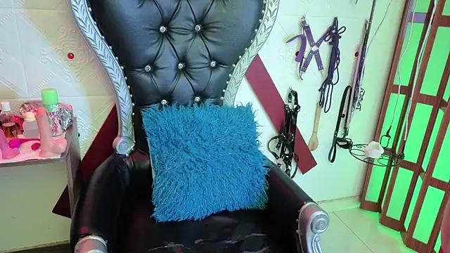 Danna-Rouse online show from November 2025 07:36:01 PM