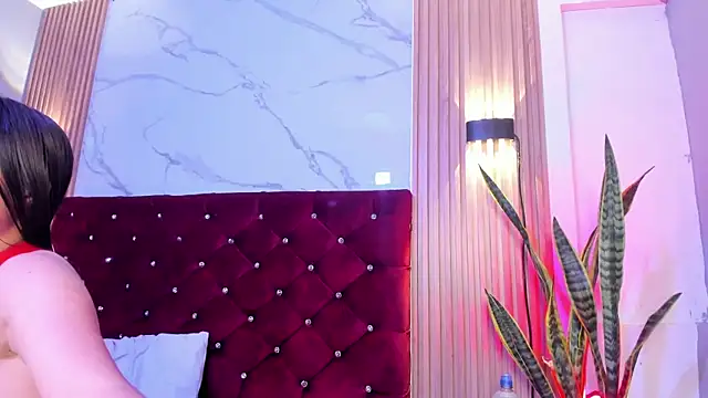 Danna-Rouse online show from December 2025 07:27:01 PM