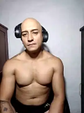 Snapshot of nicolssssssssss chatting on November 2025 06:06:01 AM nicolssssssssss online show from November 2025 06:06:01 AM