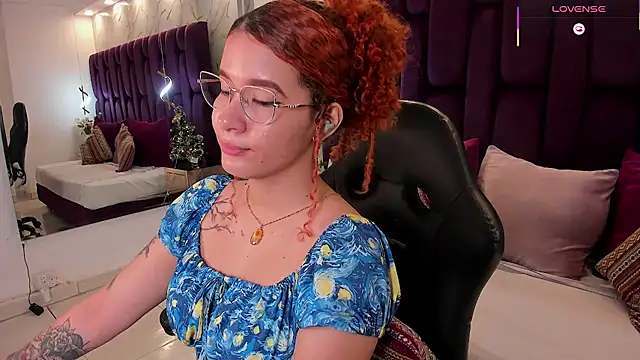 avrilwaynee online show from November 2025 11:43:01 AM