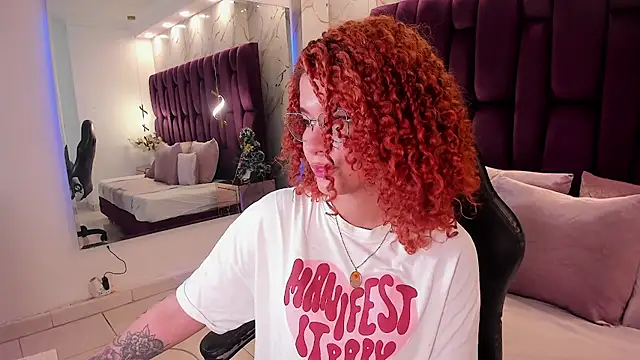 avrilwaynee online show from December 2025 11:23:02 AM