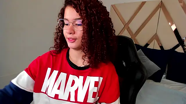 avrilwaynee online show from December 2025 11:58:02 AM