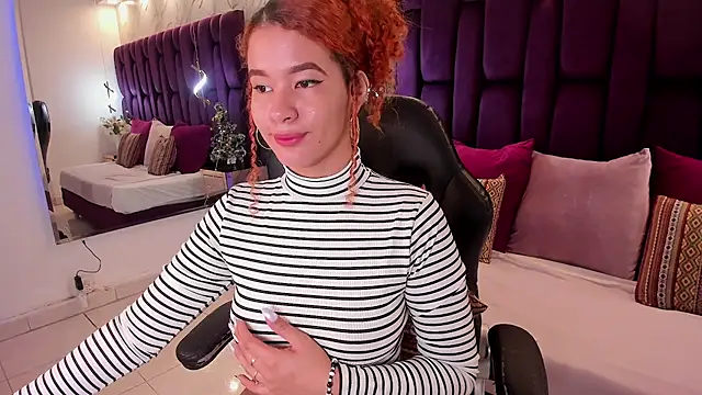 avrilwaynee online show from November 2025 11:54:01 AM