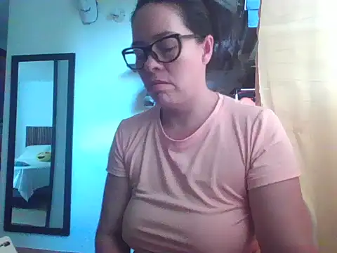 caroline 47 online show from April 2026 03:30:02 PM