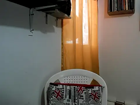 caroline 47 online show from December 2025 12:37:01 PM