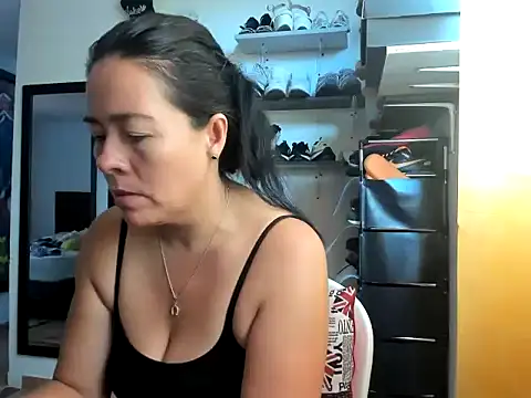 caroline 47 online show from May 2026 03:37:02 PM