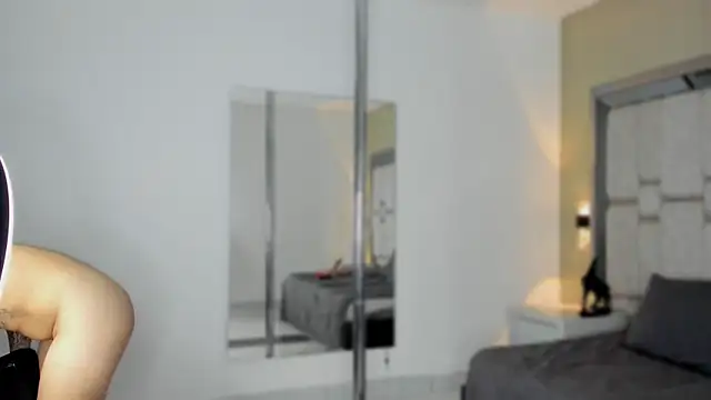 SnakeMuse online show from January 2026 04:43:02 PM