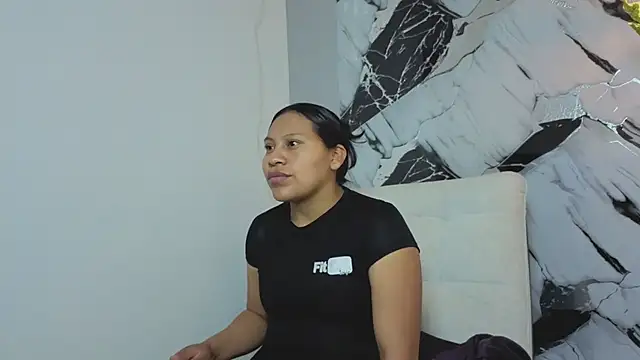 Hanna Goldenst online show from November 2025 07:36:03 PM