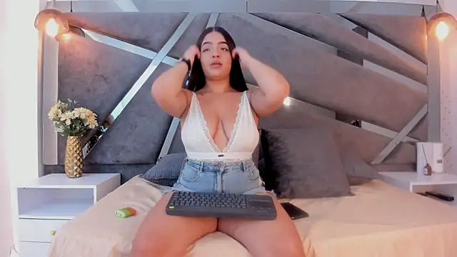 Sammy Gomez  online show from November 2025 08:09:02 PM