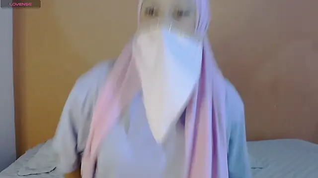 Snapshot of amina_fair chatting on November 2025 05:11:02 AM amina fair online show from November 2025 05:11:02 AM