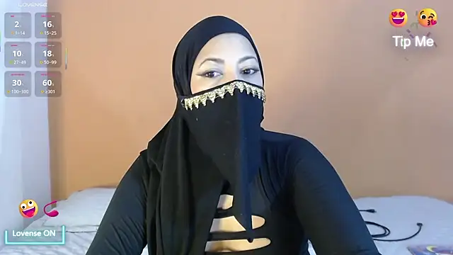 Snapshot of amina_fair chatting on November 2025 06:57:02 AM amina fair online show from November 2025 06:57:02 AM