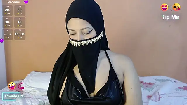 Snapshot of amina_fair chatting on November 2025 04:27:02 AM amina fair online show from November 2025 04:27:02 AM