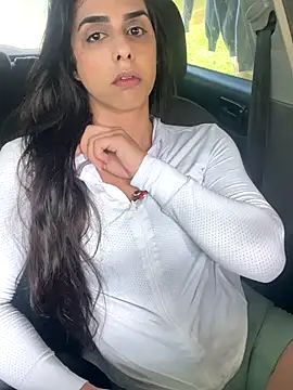 Monahliza online show from November 2025 11:21:02 AM